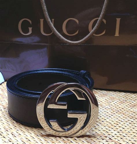 pre owned gucci belt.